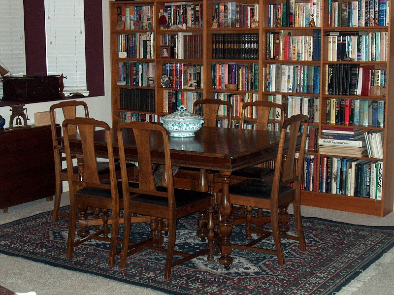 2007NewDiningTable.JPG