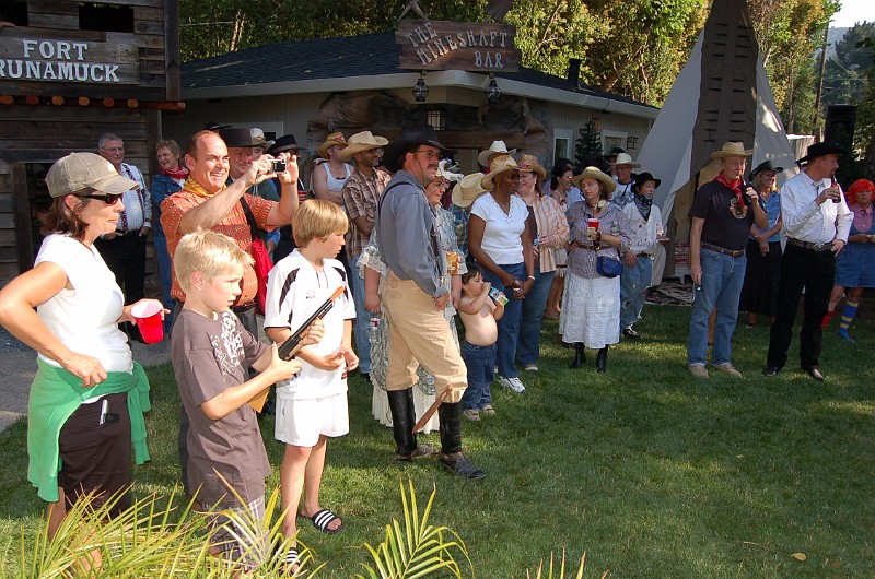 M & L summer party 08 125.jpg