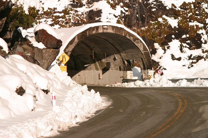 HOMER TUNNEL.JPG